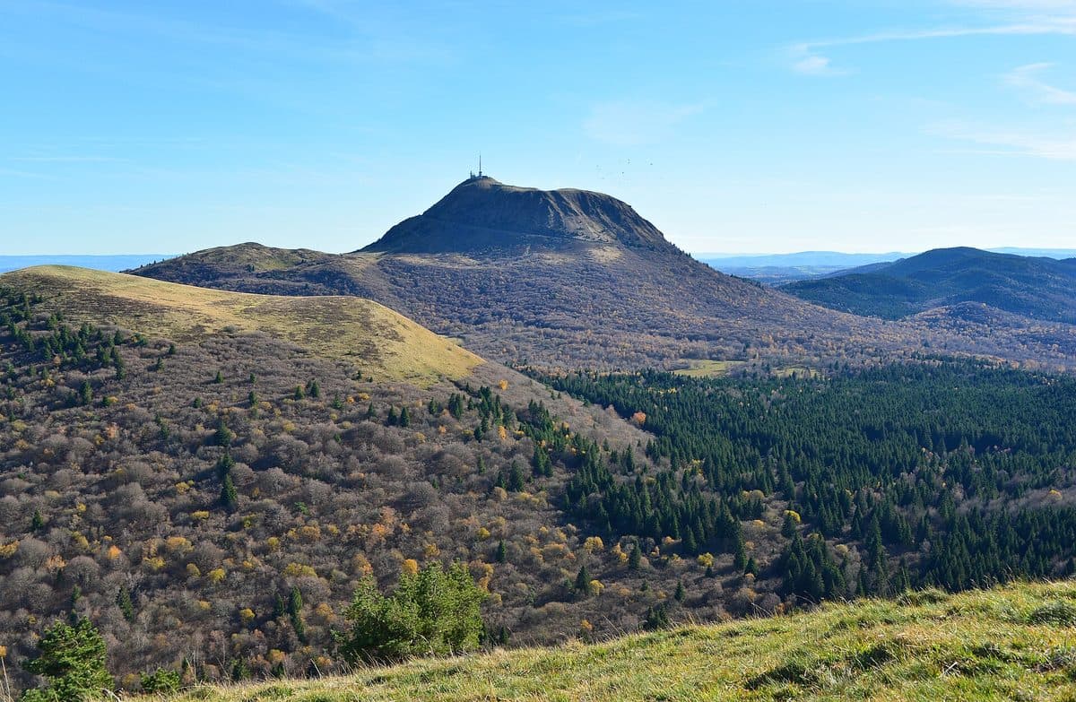 Le puy de Dôme en automne