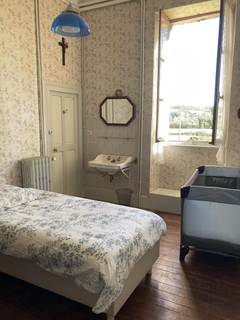Chambre Jacinthe, le coin lavabo